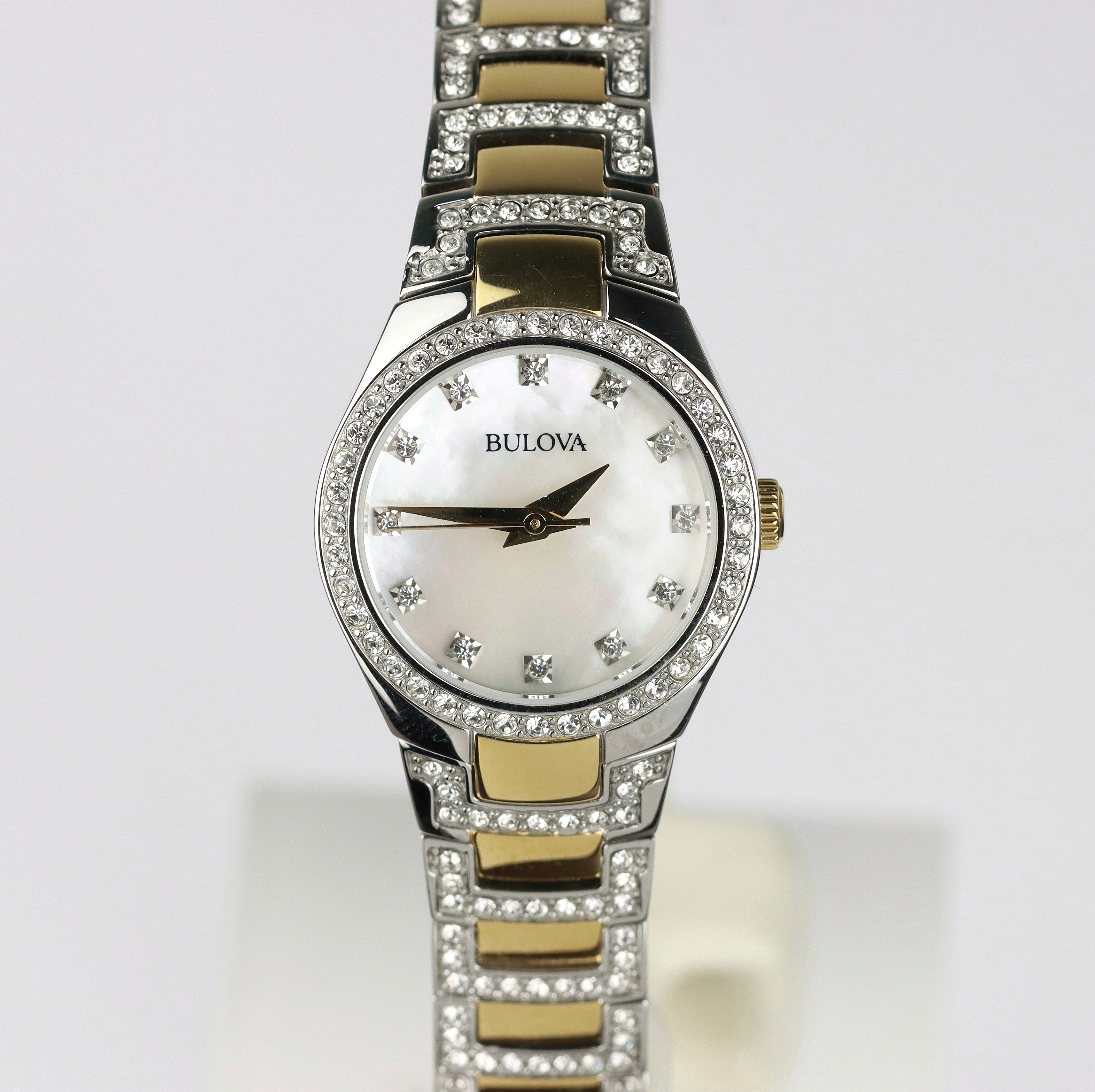 Bulova woman' Crystal Watch with Mother-of-Pearl Dial - 98L198
